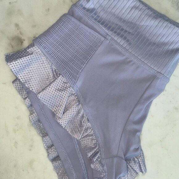 Free People Movement Periwinkle Ruffle Set Size M Like NEW! Barely Worn - Picture 5 of 6